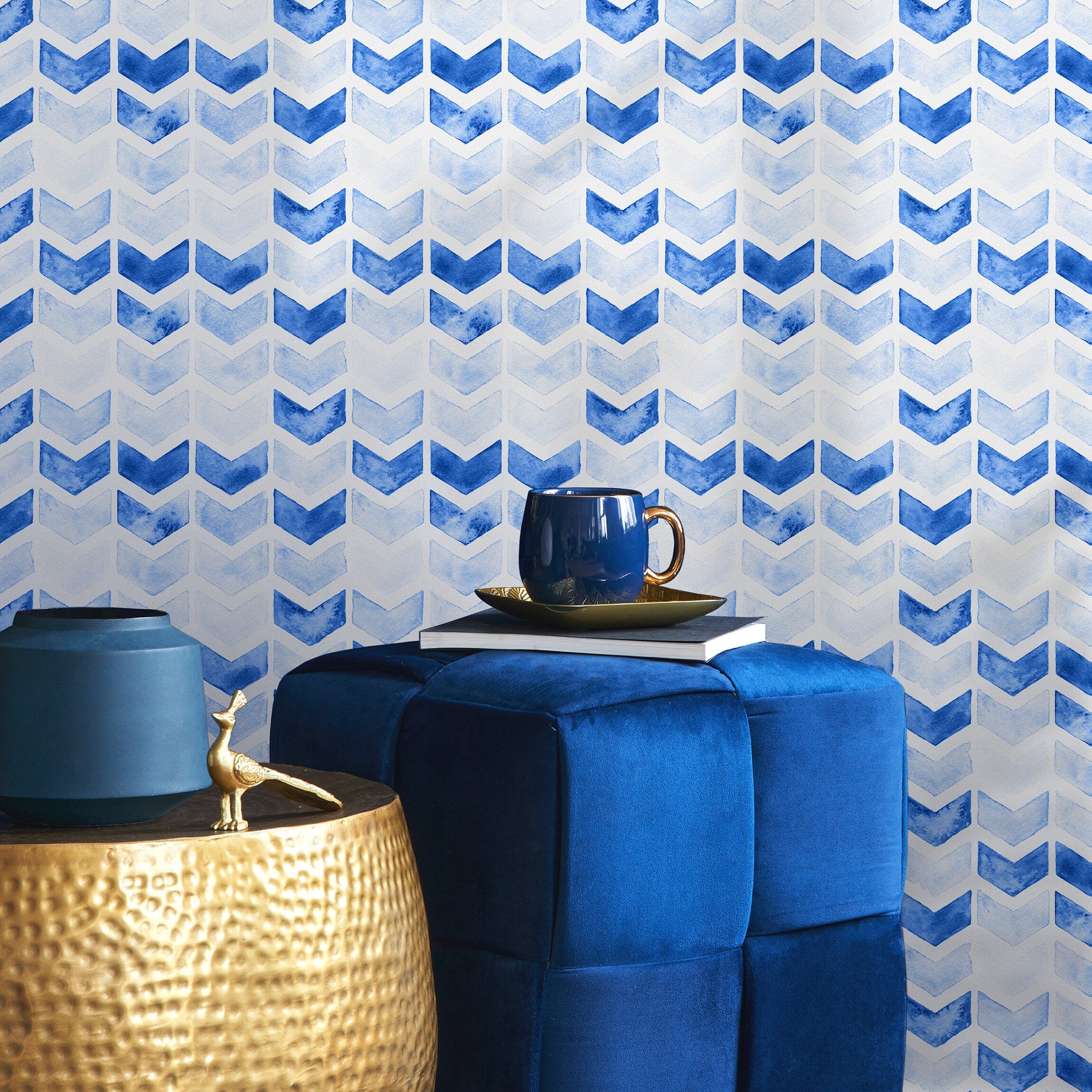 Geometric Wallpaper With A Watercolor Chevron Motif In Blue - A659