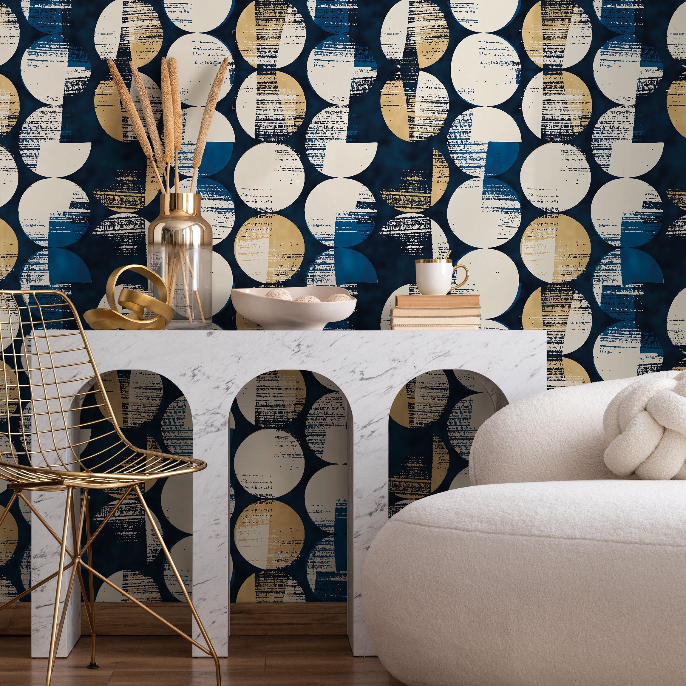 Geometric Wallpaper With Distressed Circle Motifs In Blue, Gold, And Beige - A807