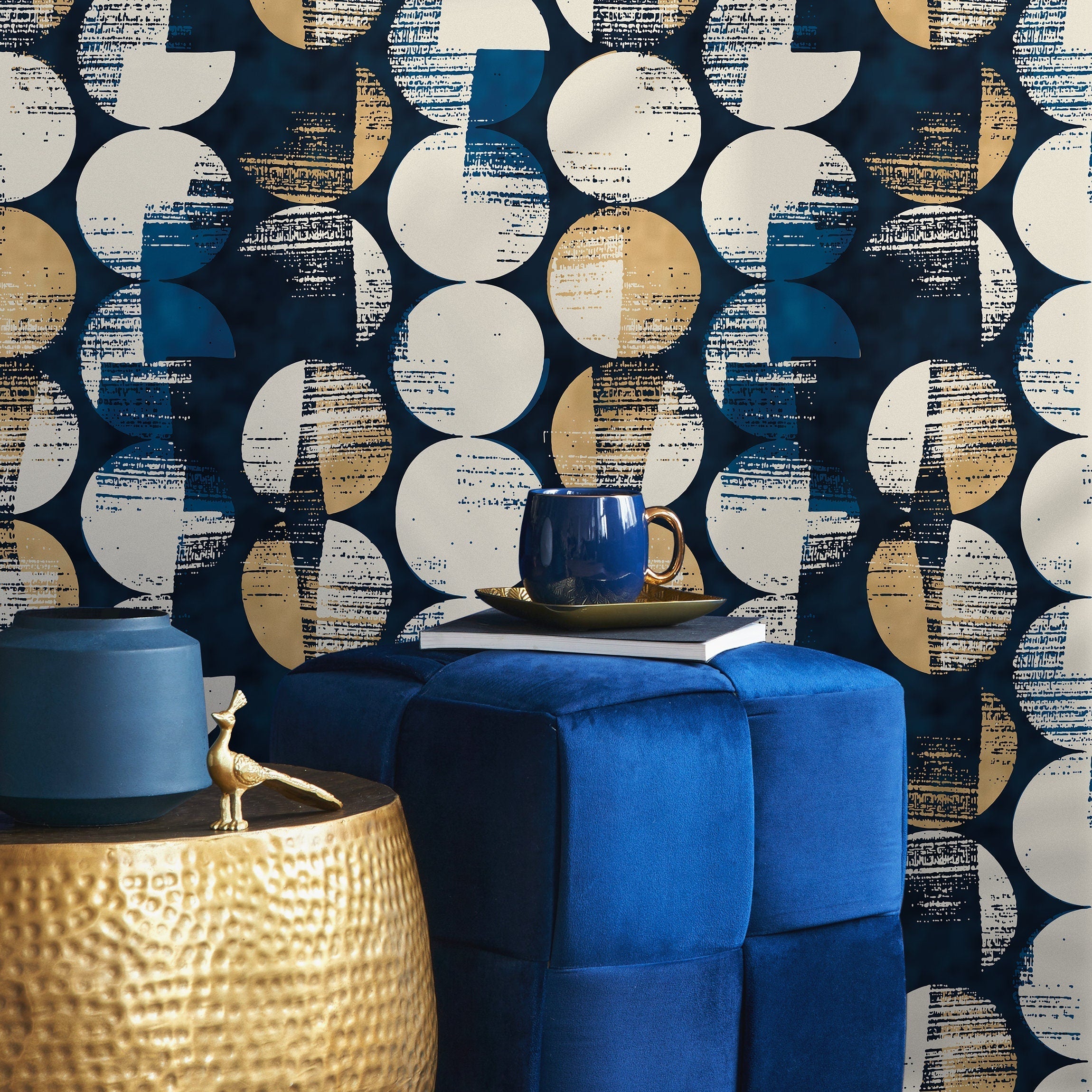 Geometric Wallpaper With Distressed Circle Motifs In Blue, Gold, And Beige - A807