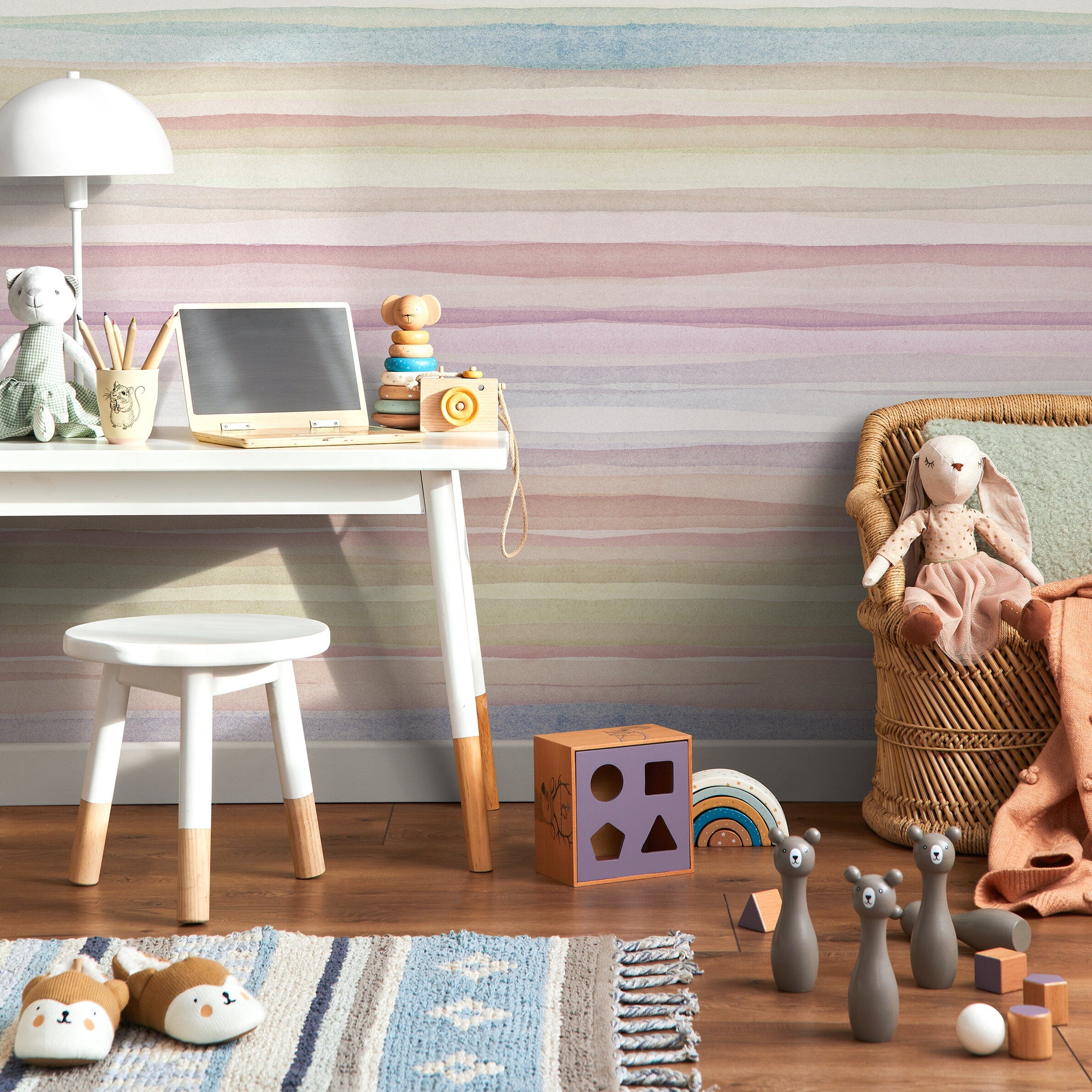 Watercolor Wallpaper With Horizontal Stripes In Pink, Blue, And Yellow - A290