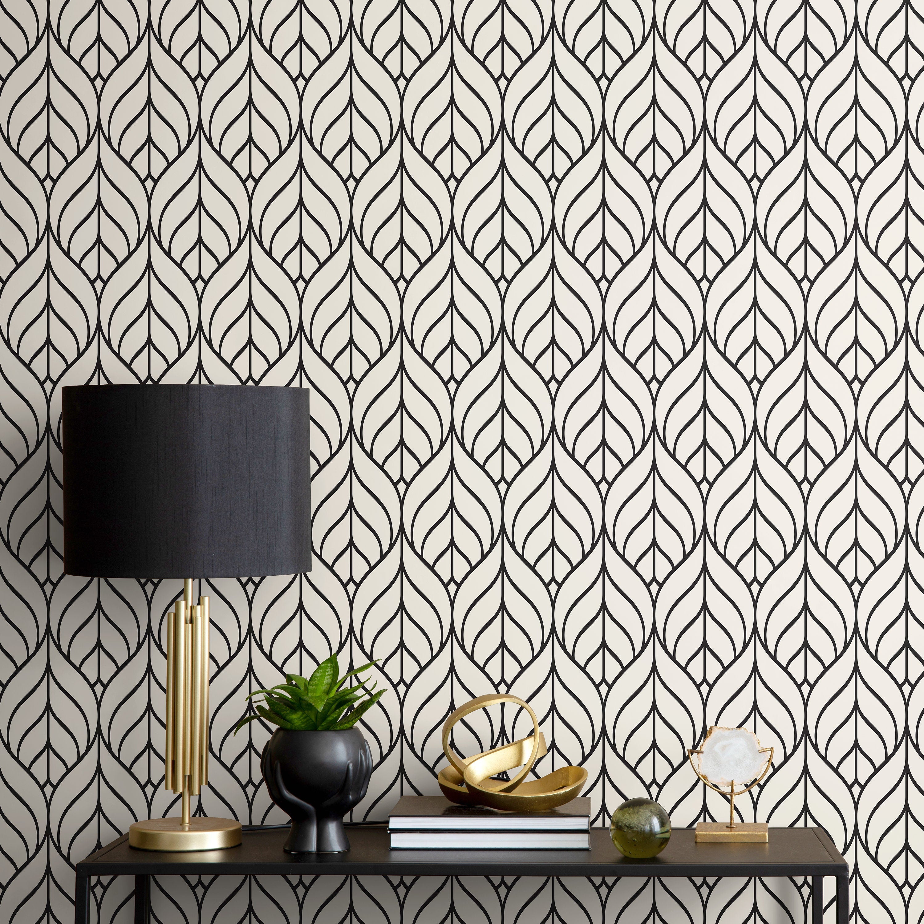 Art Deco Wallpaper With A Stylized Leaf Motif In Black And Gray - A134