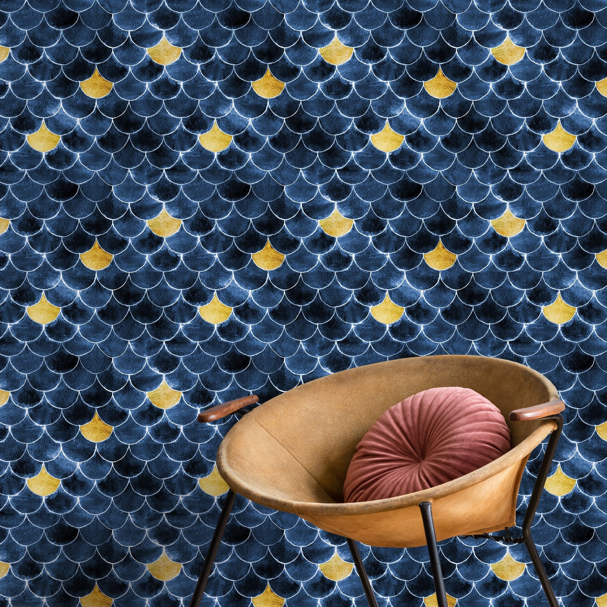 Scallop Wallpaper With A Watercolor Fish Scale Motif In Blue, Gold, And White - X091