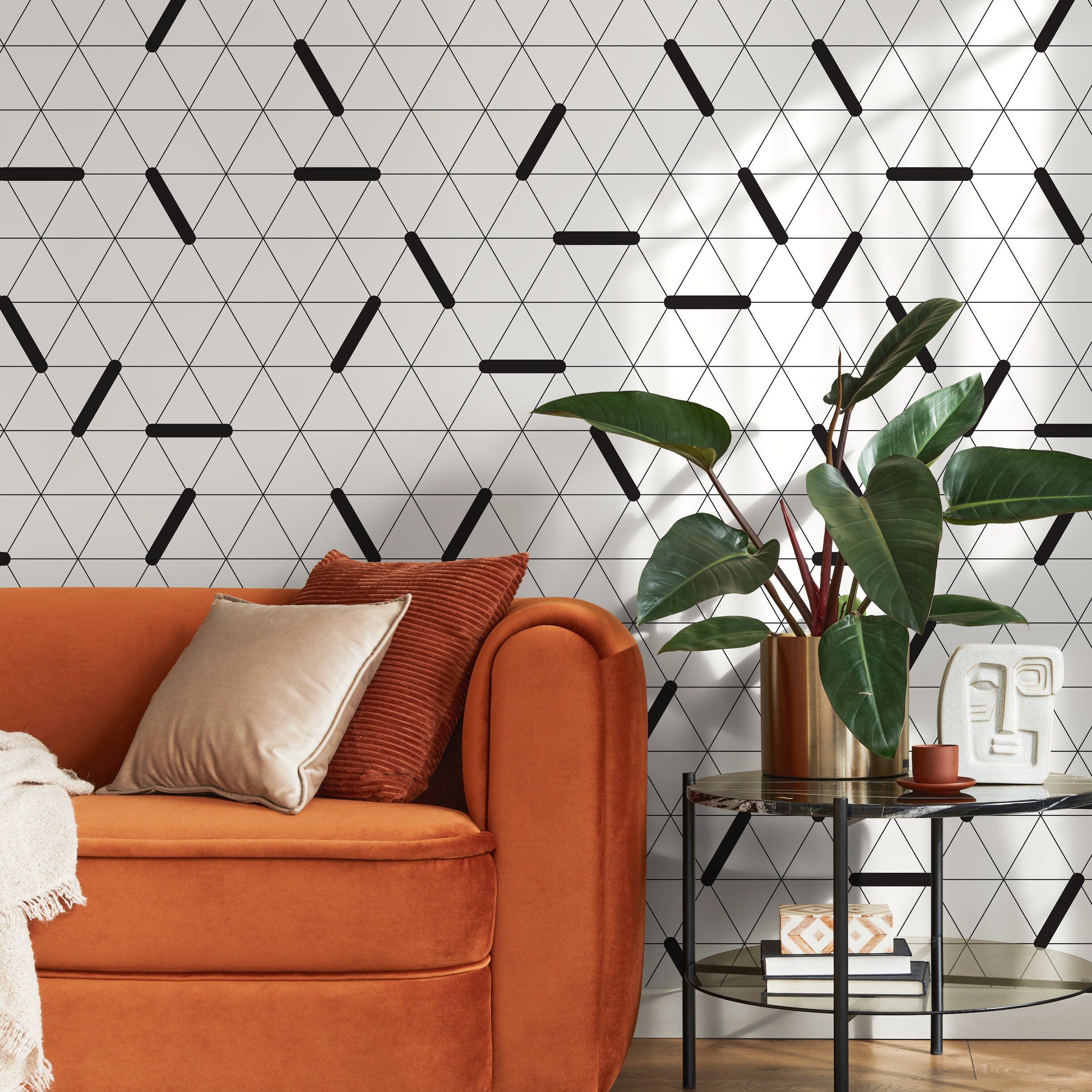 Geometric Wallpaper With A Modern Triangle Motif In Black And White - B083