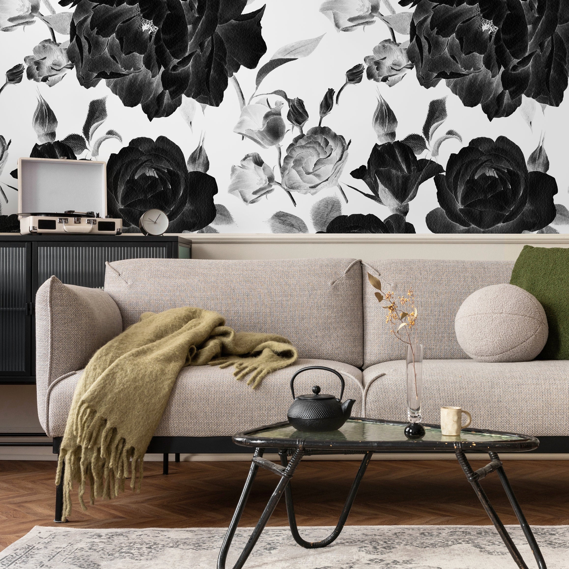 Floral Wallpaper With A Dramatic Rose Motif In Black And Gray - B162
