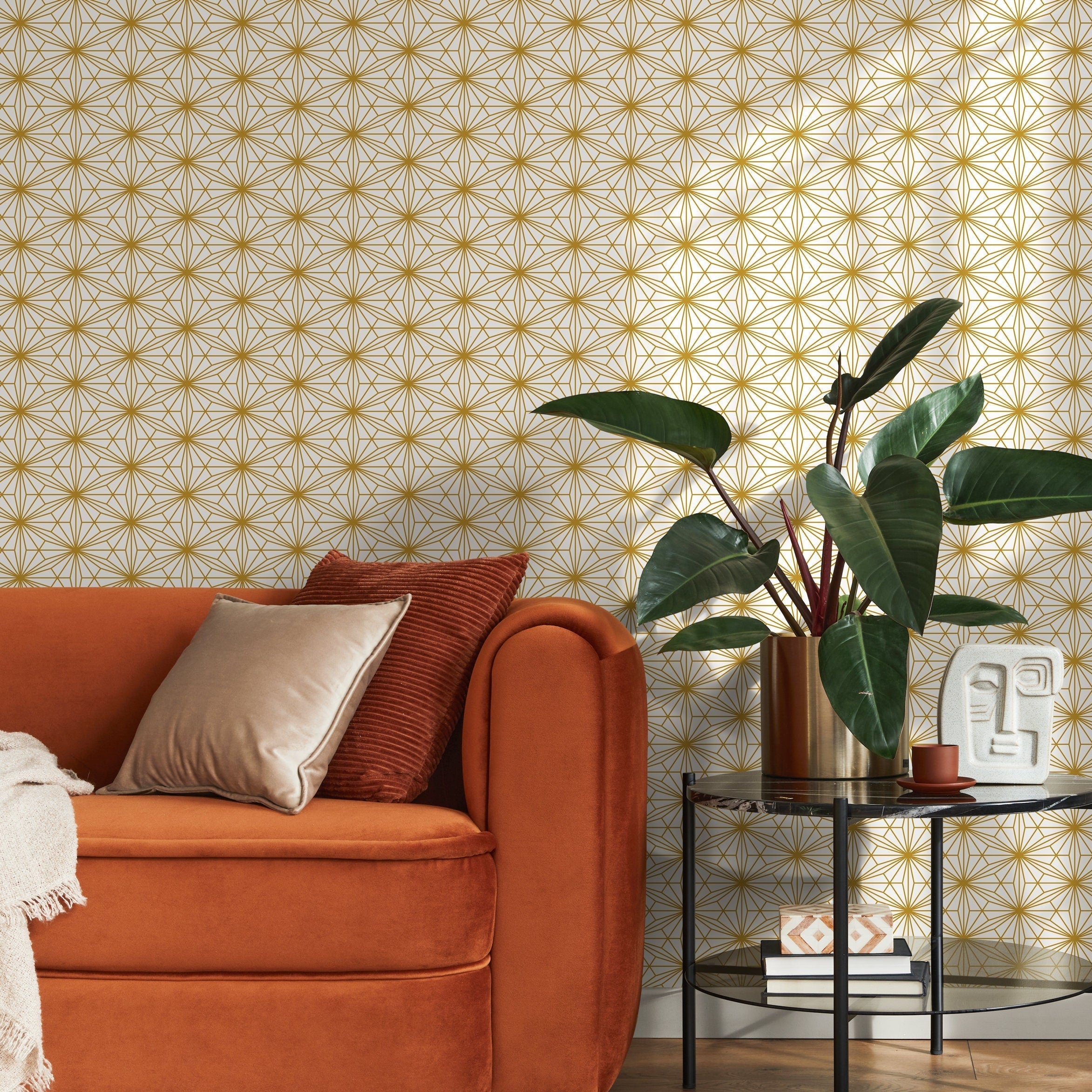Geometric Wallpaper With A Starburst Motif In Gold And Gray - B792