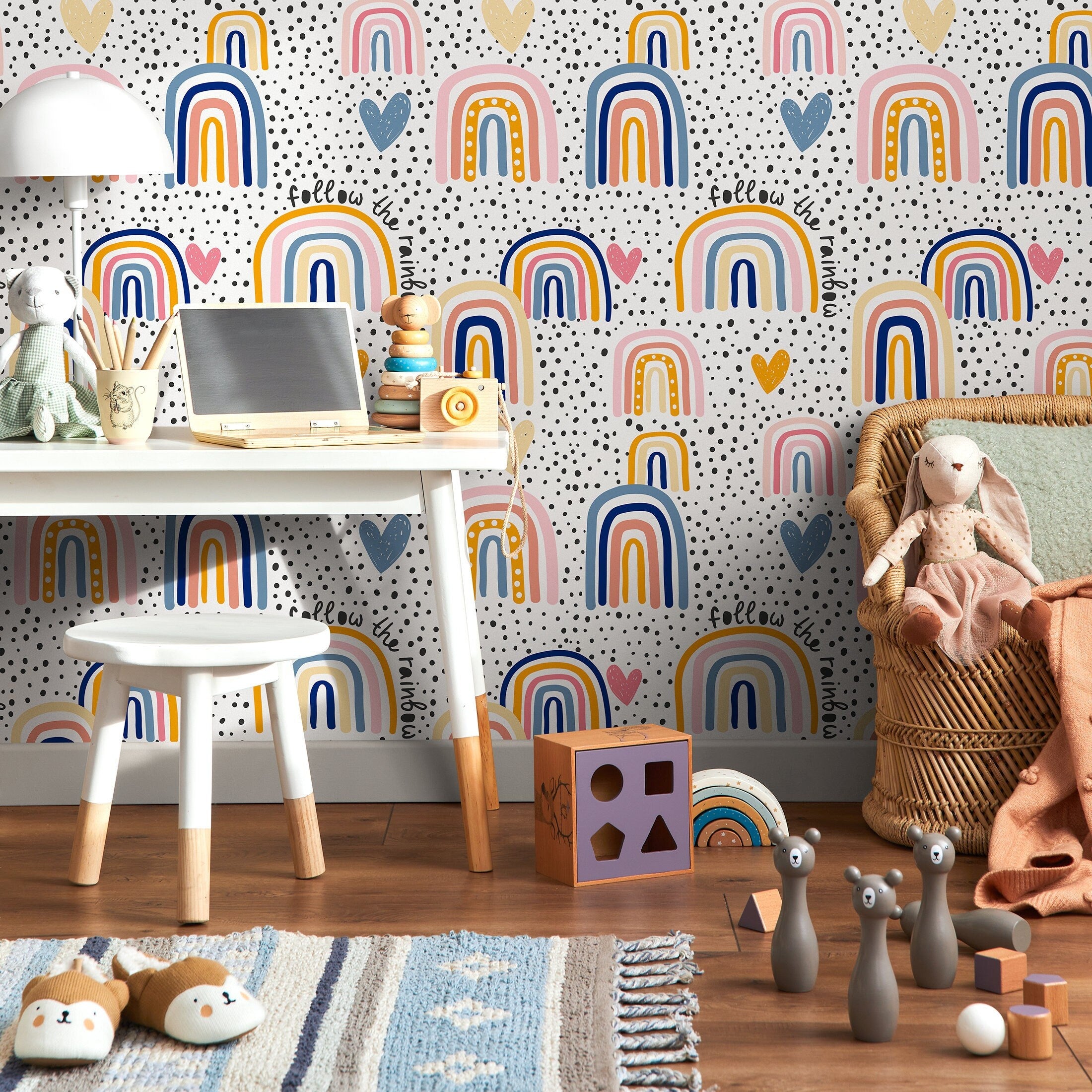 Kids Wallpaper With Hand-drawn Rainbows And Hearts In Pink, Blue, And Orange - B299