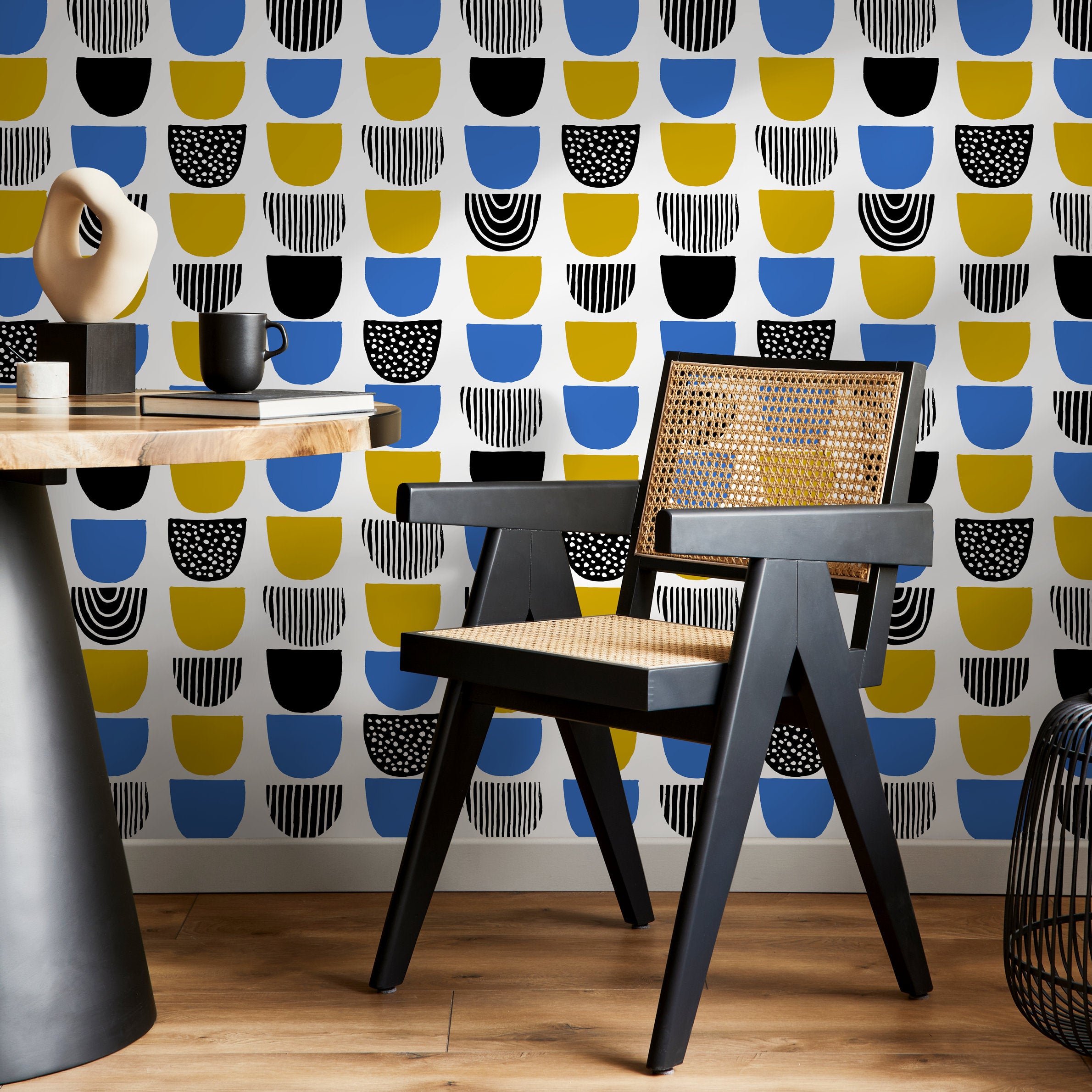 Abstract Wallpaper With U-shaped Motifs In Blue, Yellow, And Black - B366