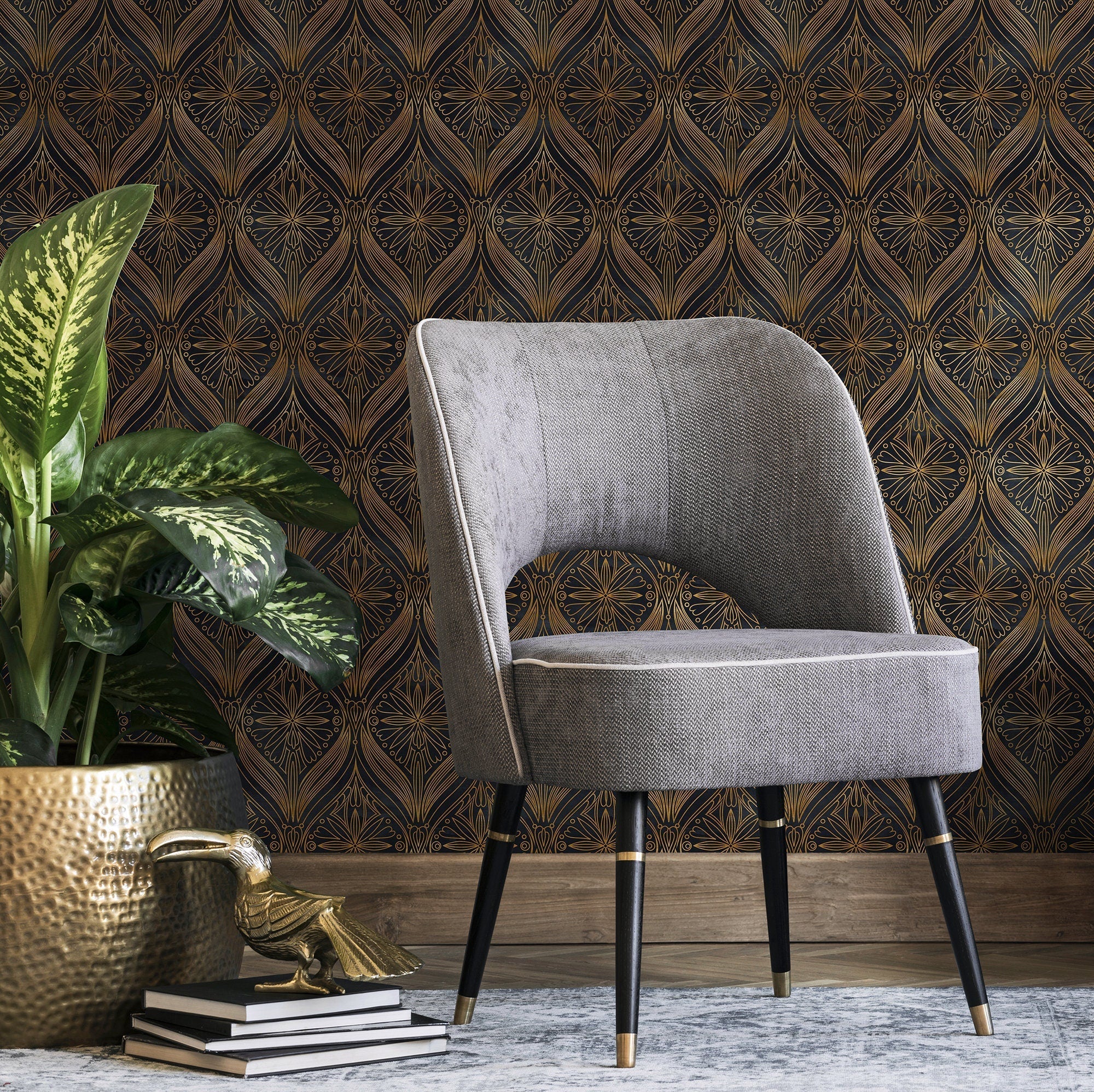 Art Deco Wallpaper With An Intricate Fan Motif In Black And Yellow Gold - B520