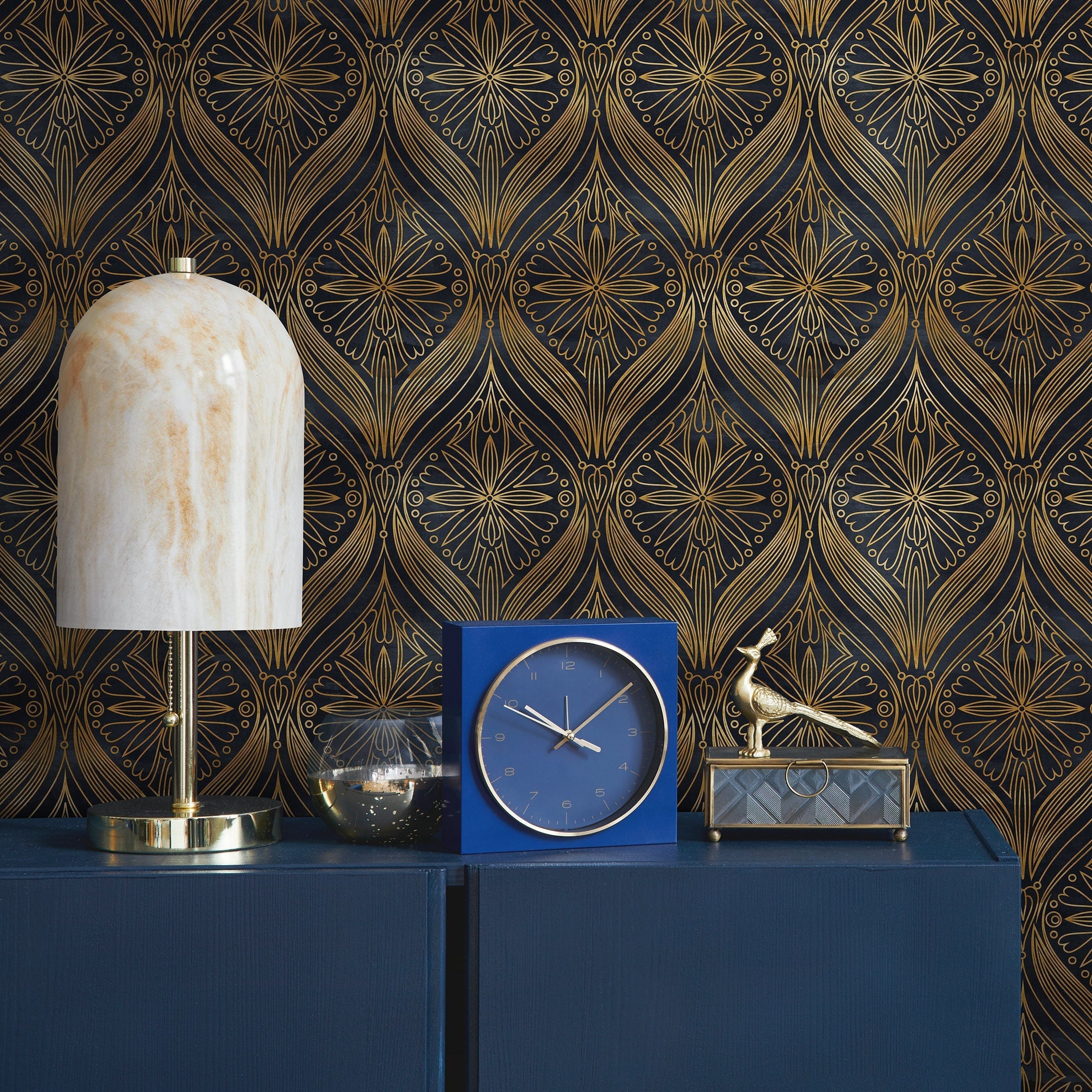 Art Deco Wallpaper With An Intricate Fan Motif In Black And Yellow Gold - B520