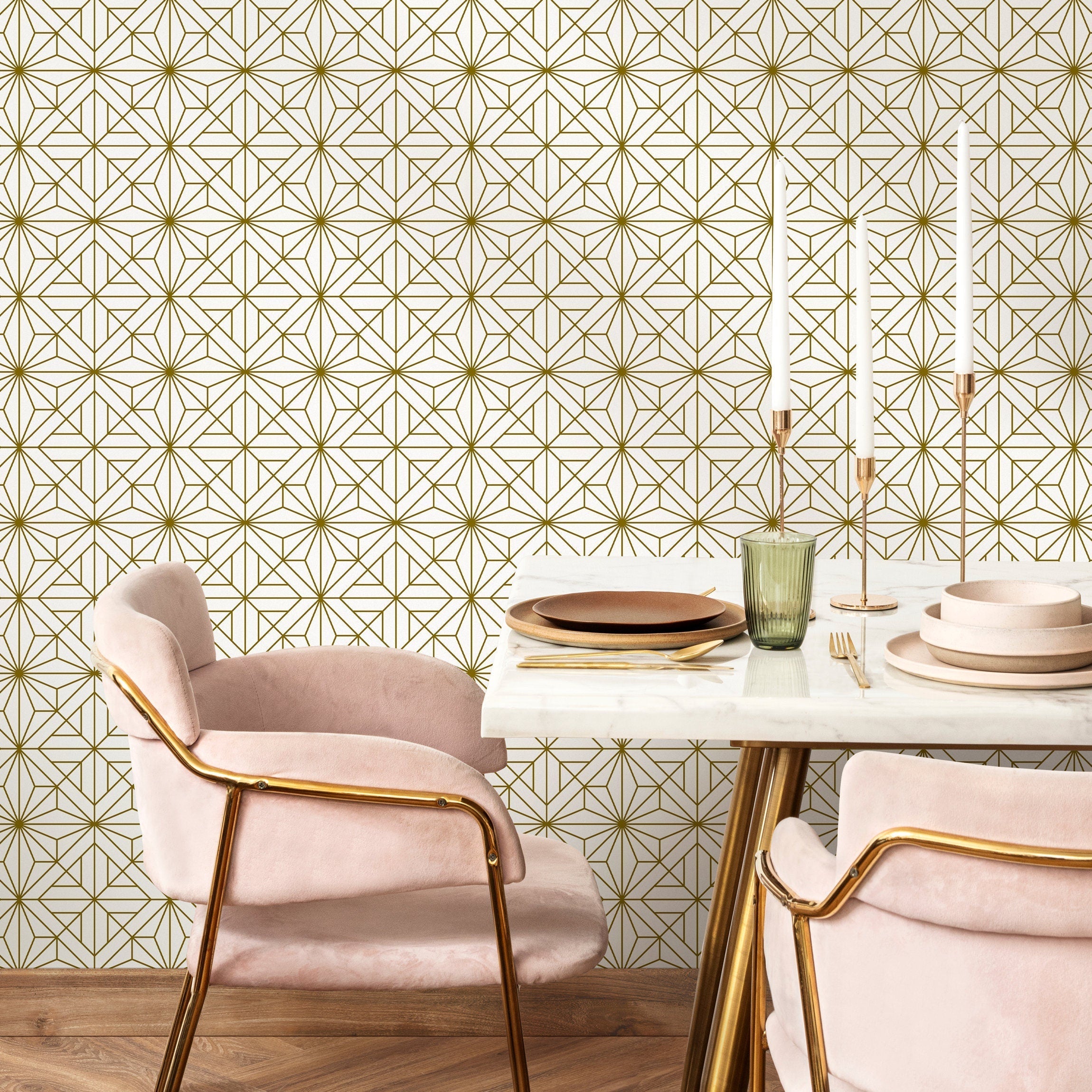 Geometric Wallpaper With An Intricate Starburst Motif In Gold And Gray - B885