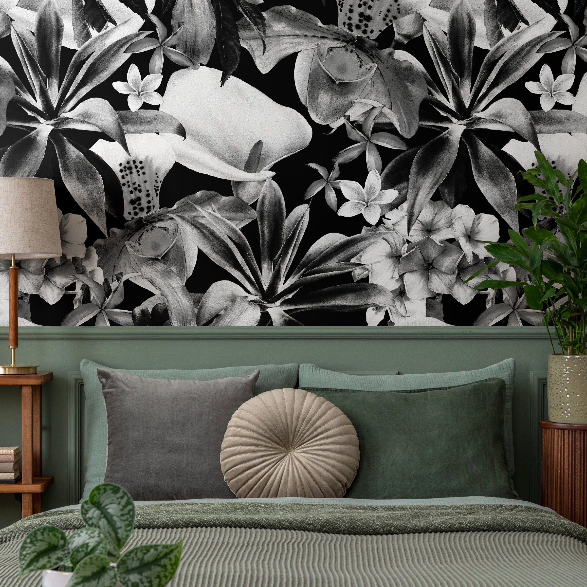 Botanical Wallpaper Featuring Tropical Flowers In Black And White - B054