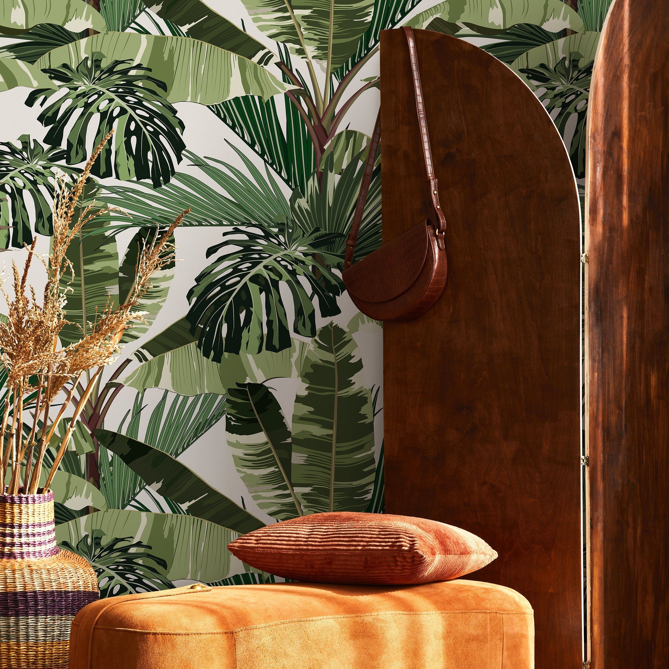 Tropical Wallpaper With Large Jungle Leaves In Green And Brown - B151
