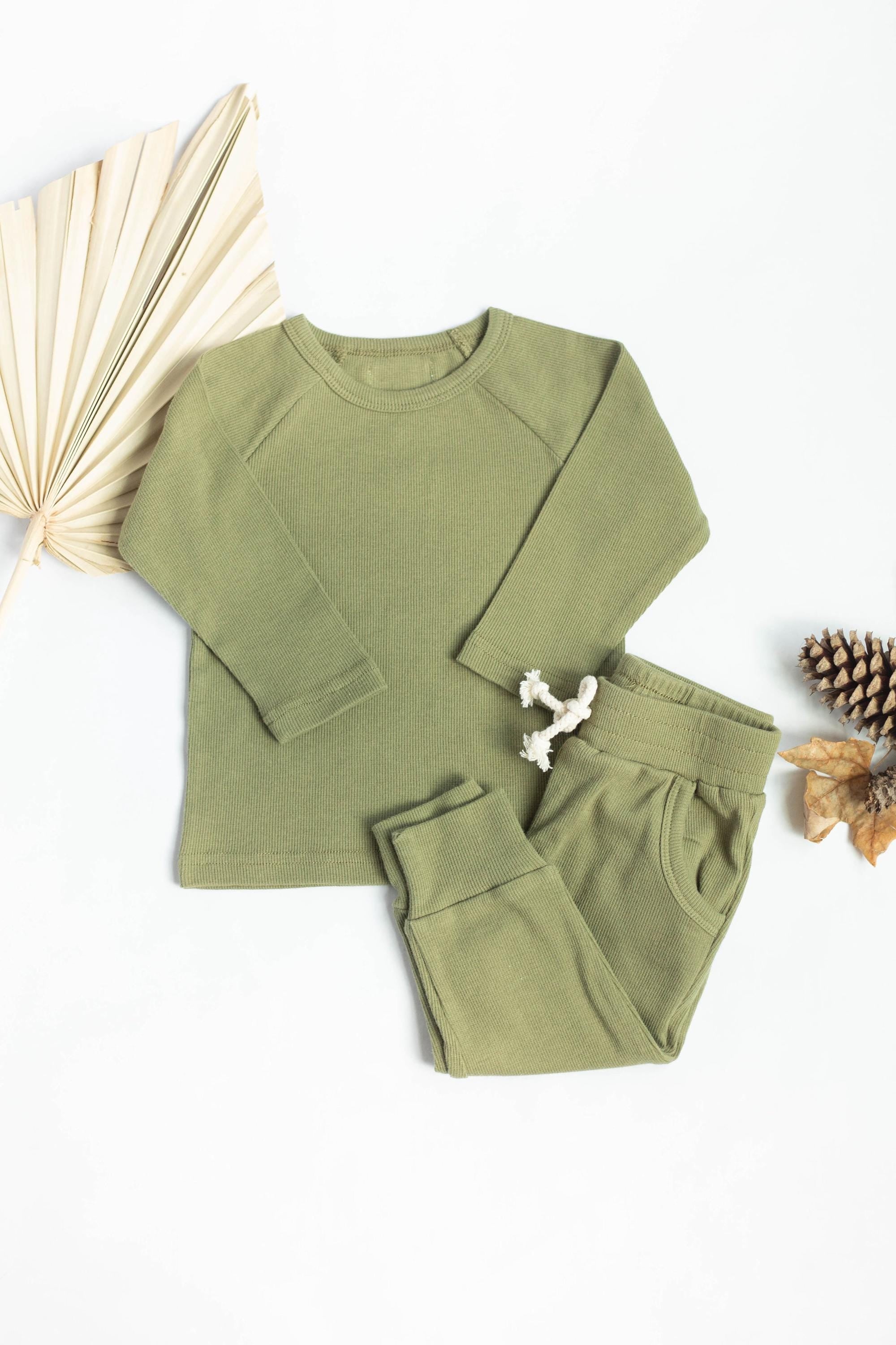 Cozy Ribbed Cotton Set For Kids - Perfect Holiday Gift For Baby And Kids