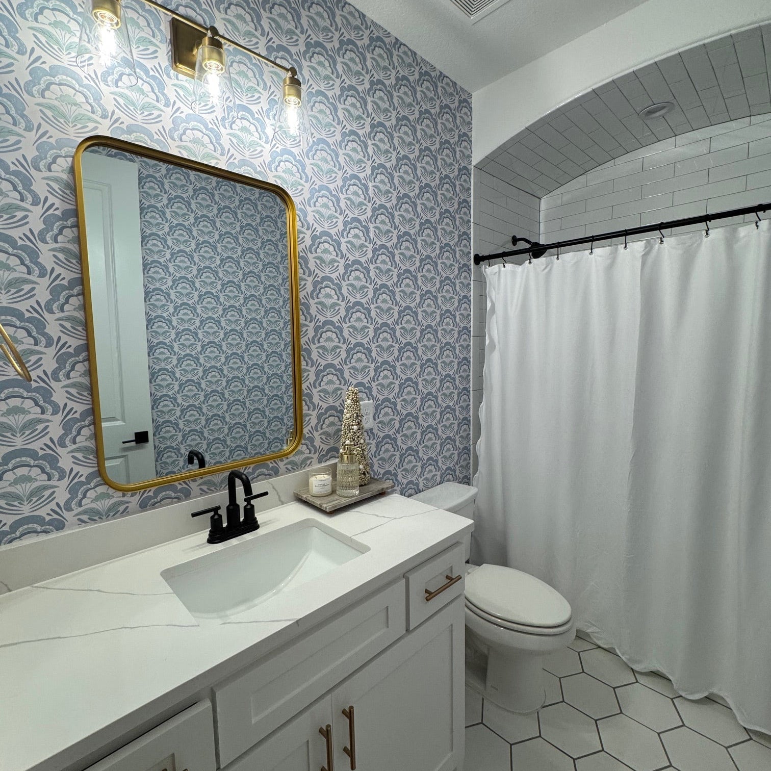 Brynn Wallpaper By Hufton Studio