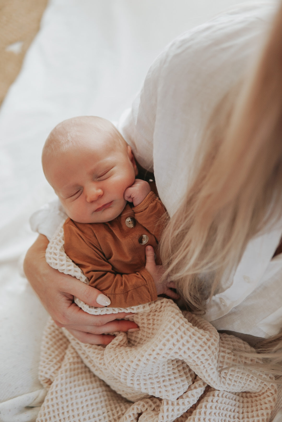 Knotted Baby Gown & Hat Set - Camel Brown (newborn-3 Months)