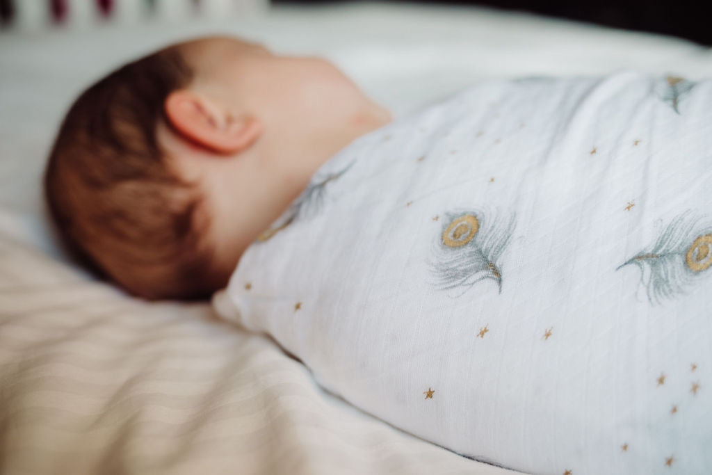 ORGANIC SWADDLE - MAGICAL FEATHERS