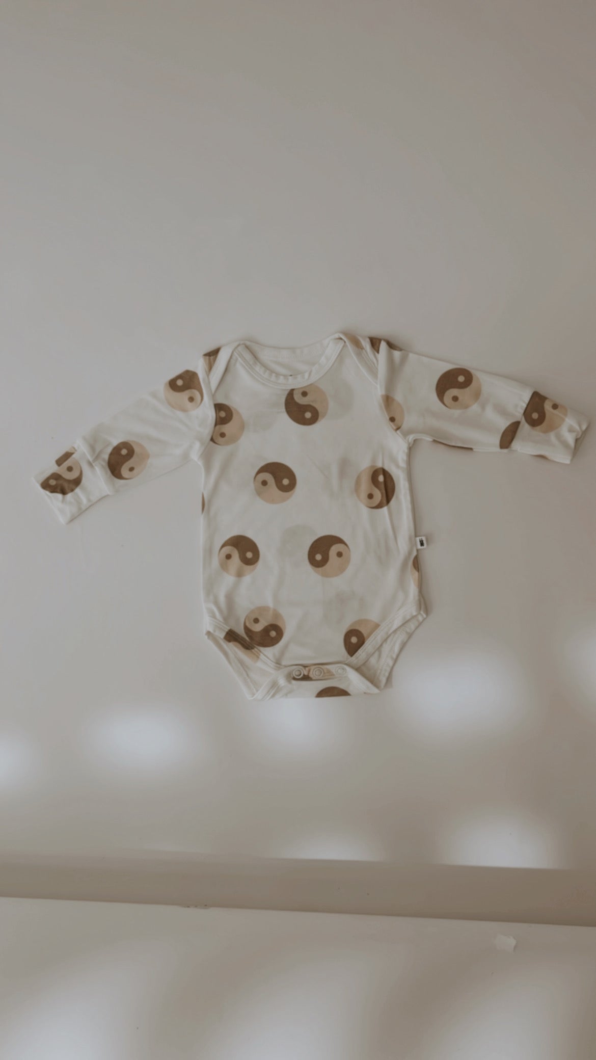 Yin-yang  Tan & White | Bamboo Long Sleeve Snap Suit