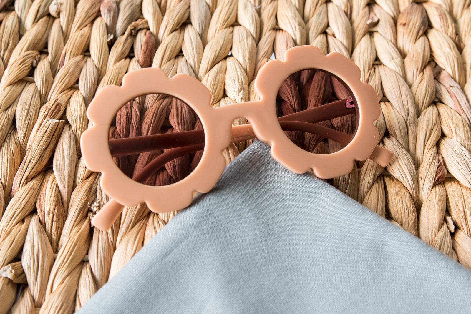 Toddler & Kid Daisy Sunglasses - Peach