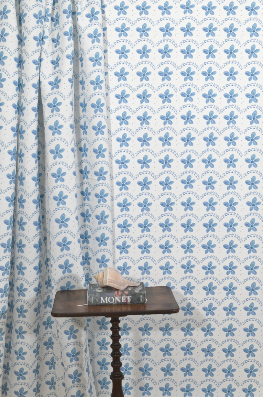 Alexandra In Sea Wallpaper