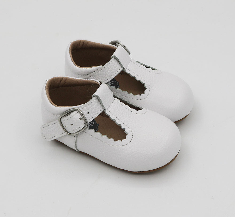 T-straps White Scalloped