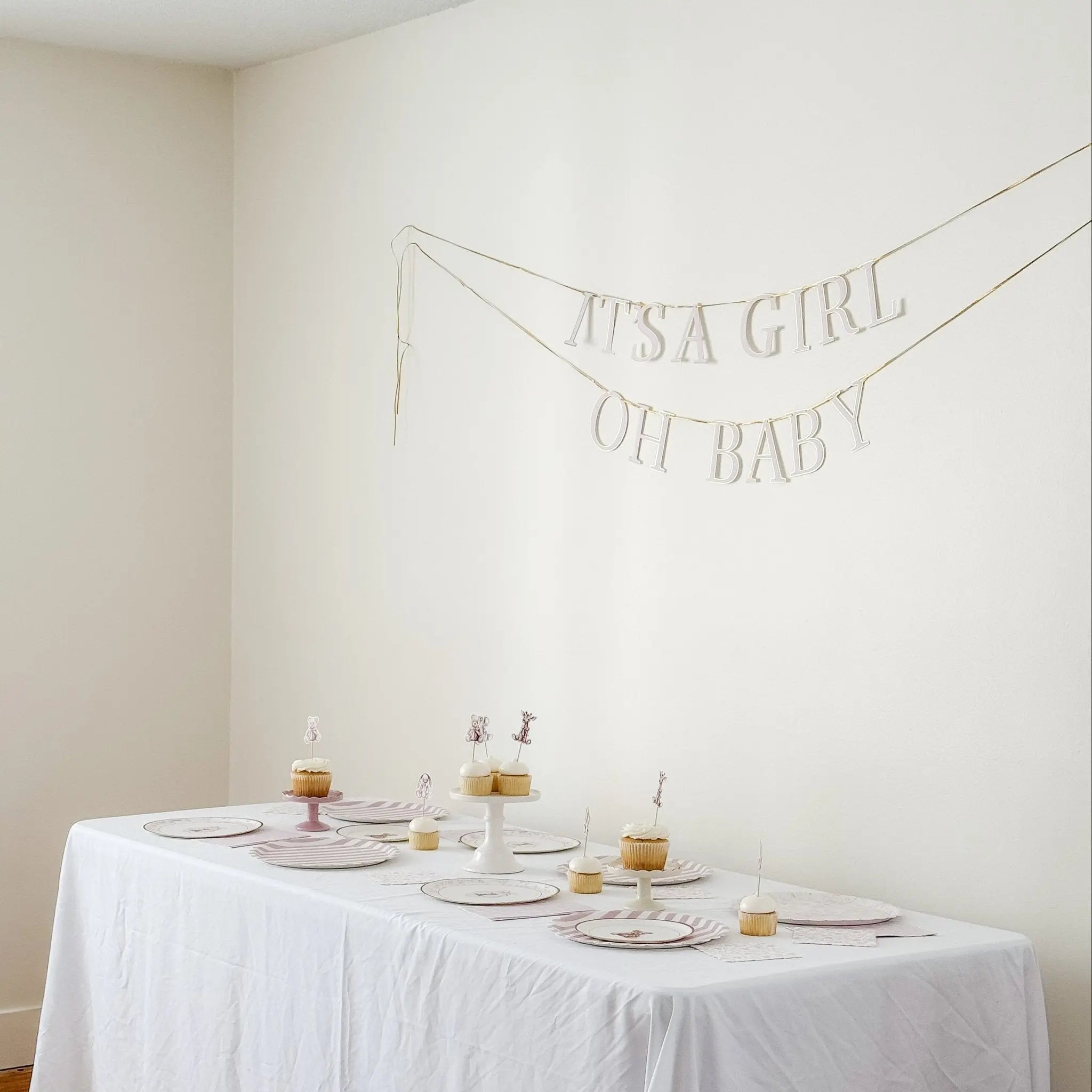 It’s A Girl & Oh Baby Pink Baby Shower Banner – Gold Foil