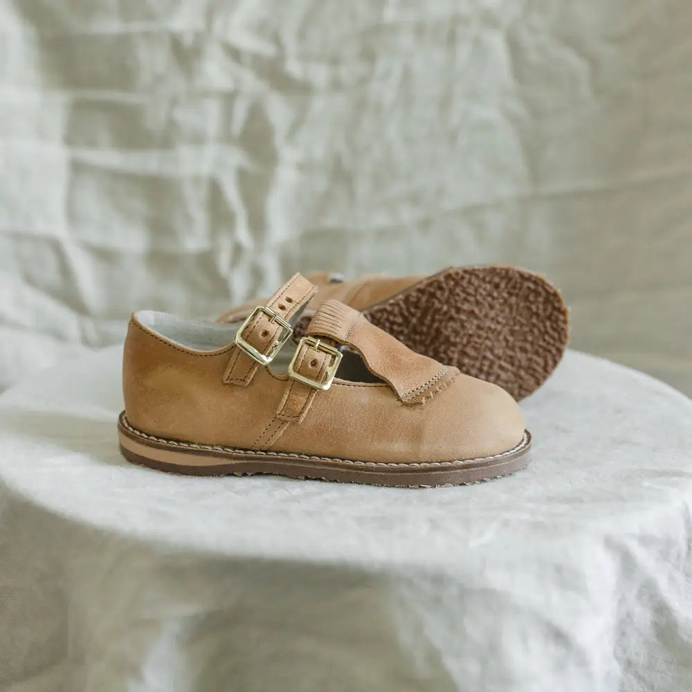 Kiltie T-strap - Tan