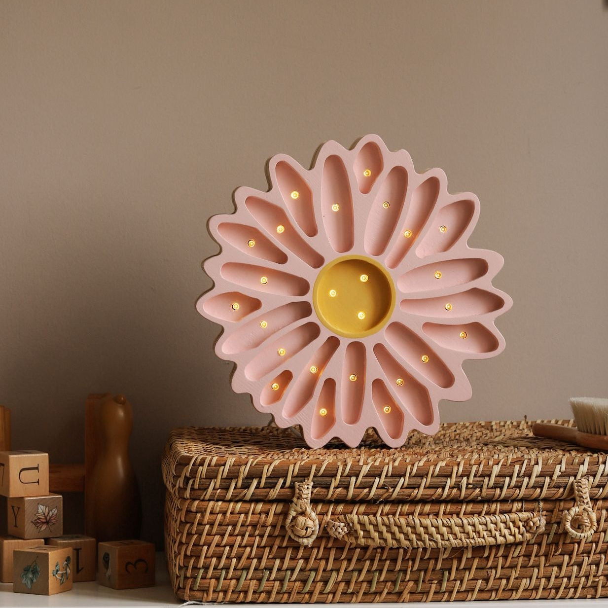 Little Lights Daisy Lamp