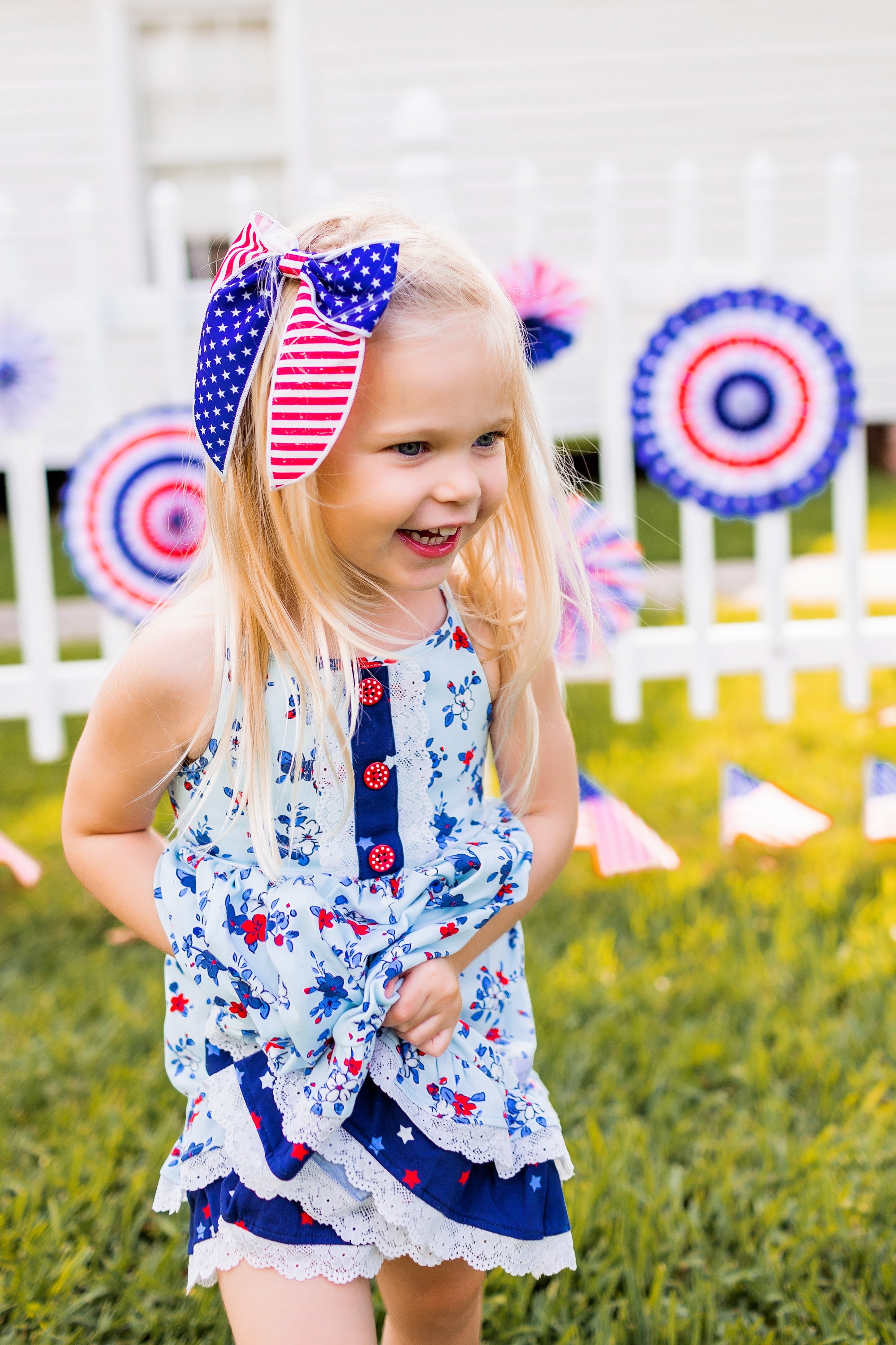 Patriotic Little Love Bug Bows