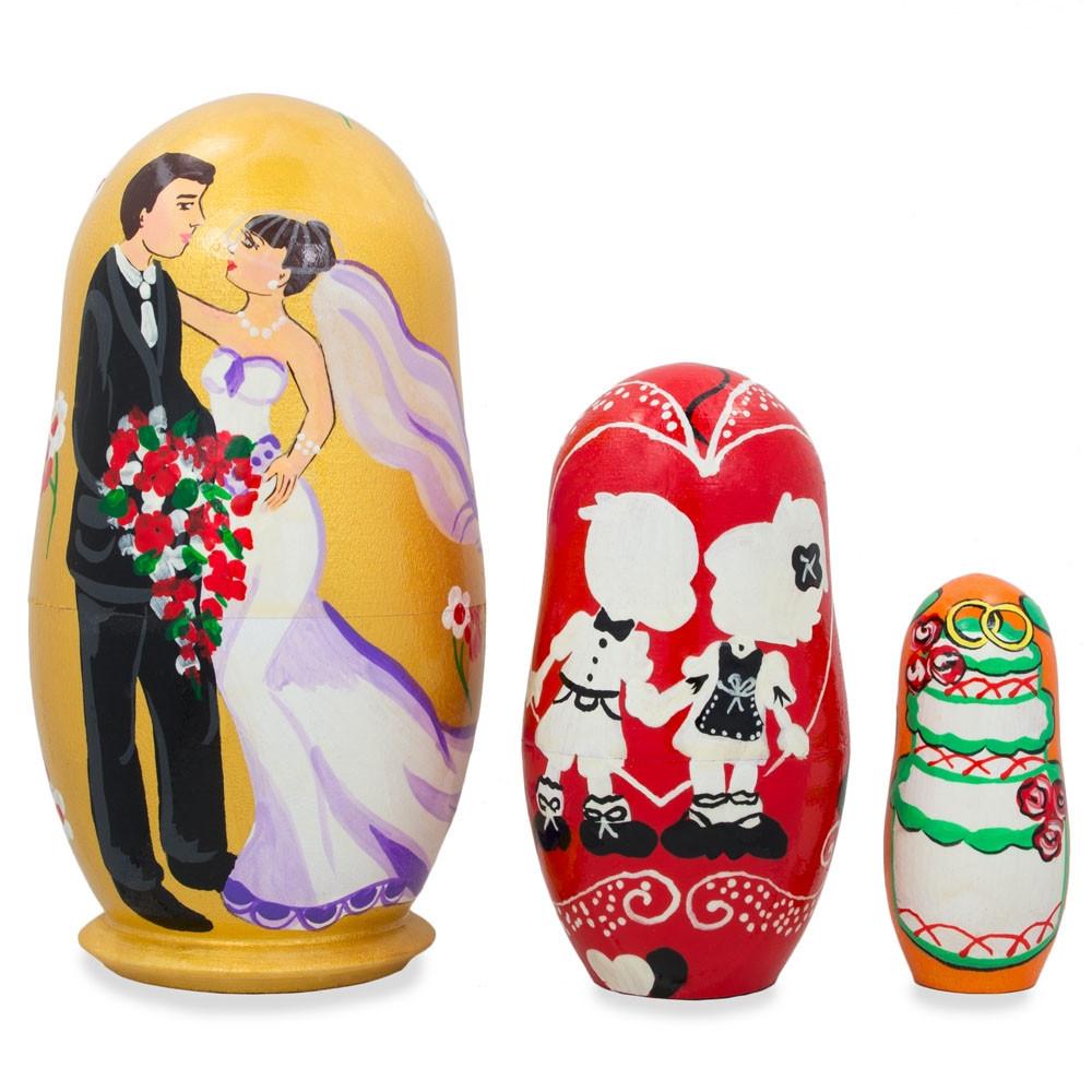 Set Of 3 Wedding Couple In Love Wooden Nesting Dolls 4.25 Inches