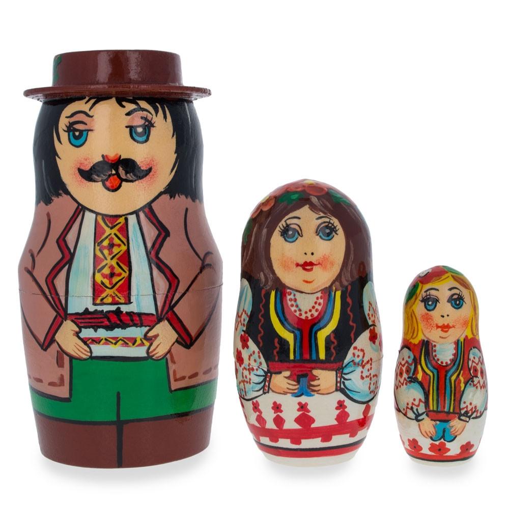 Set Of 3 Ukrainian Hutsuls Family Wooden Nesting Dolls 4.5 Inches