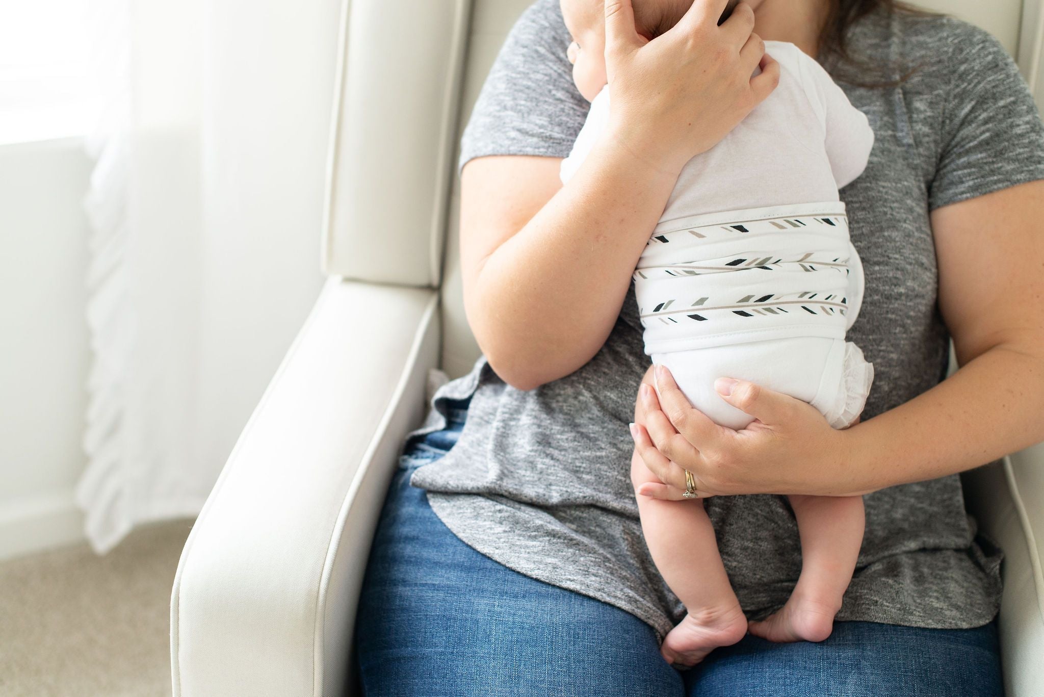 Colic & Gas Relief Baby Belly Band - Feathers
