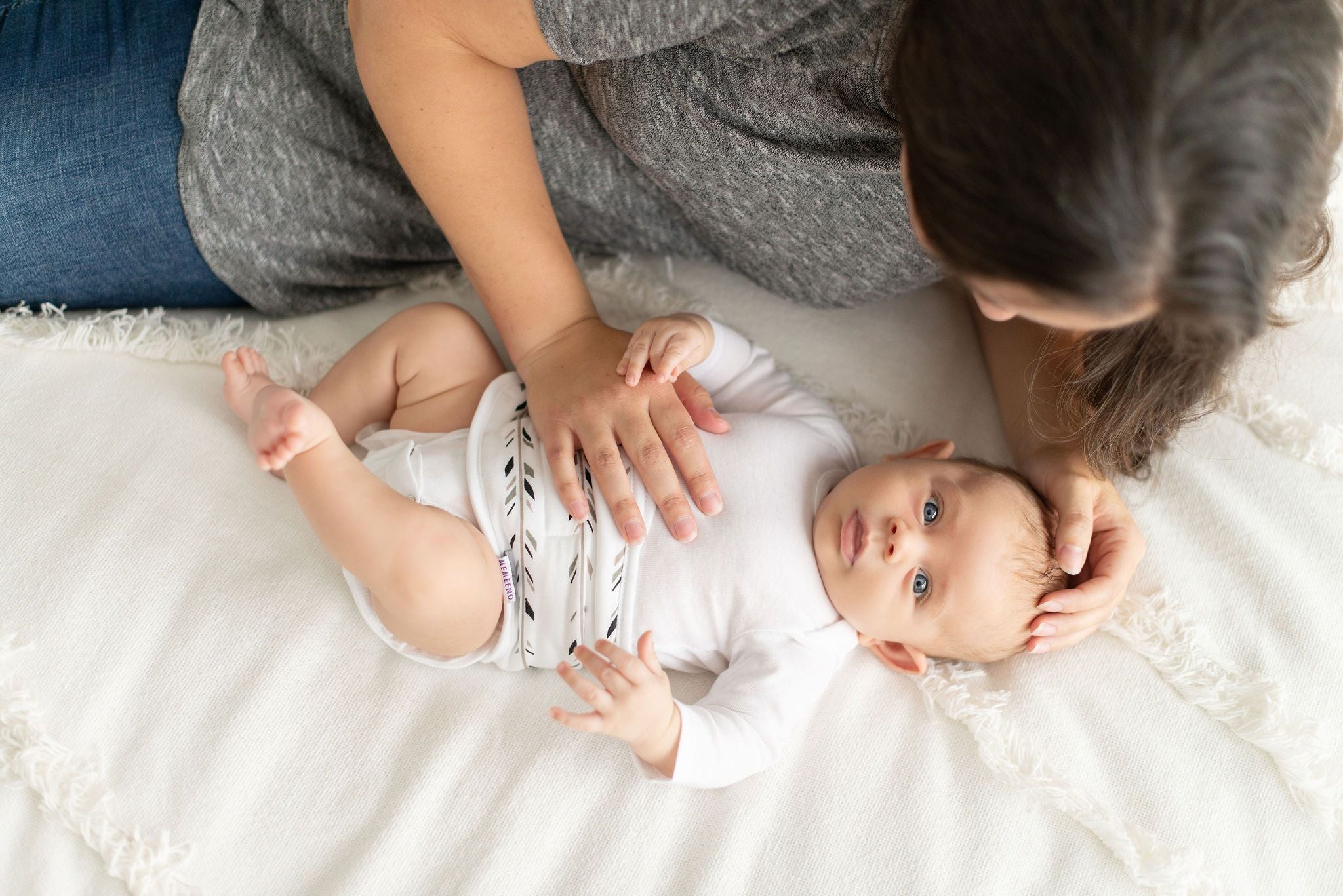 Colic & Gas Relief Baby Belly Band - Feathers