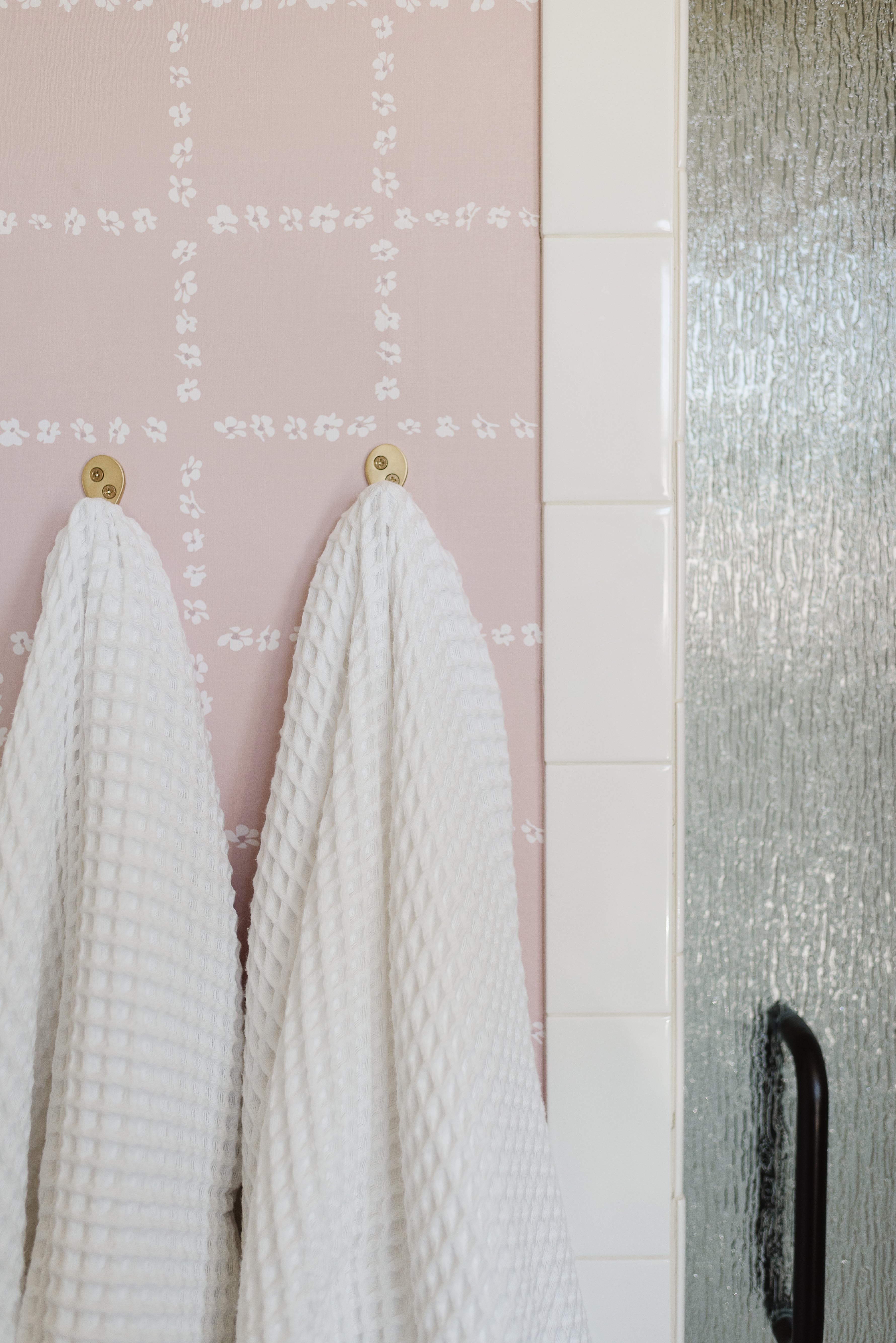 Shae Wallpaper By Melissa Johnson Design