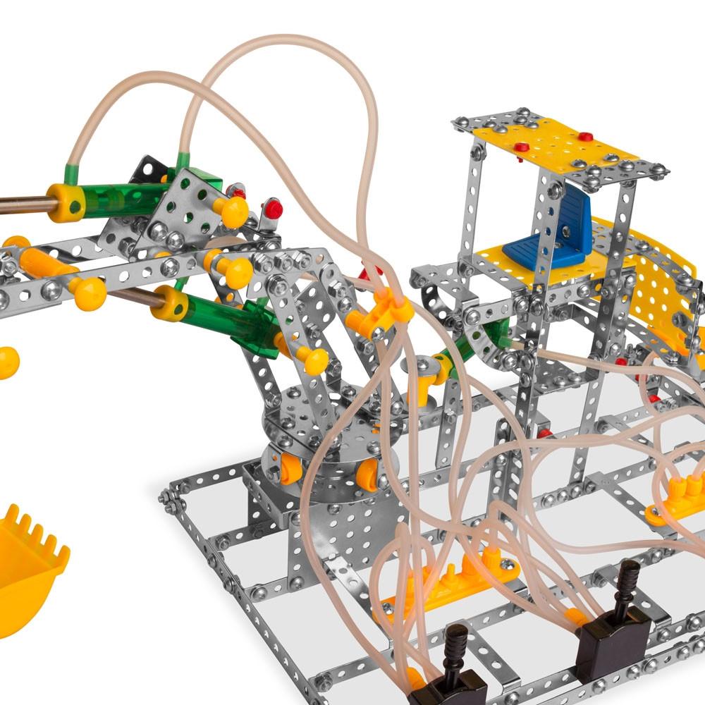 Functioning Claw With Air Pressure Construction Model Kit (807 Pieces)