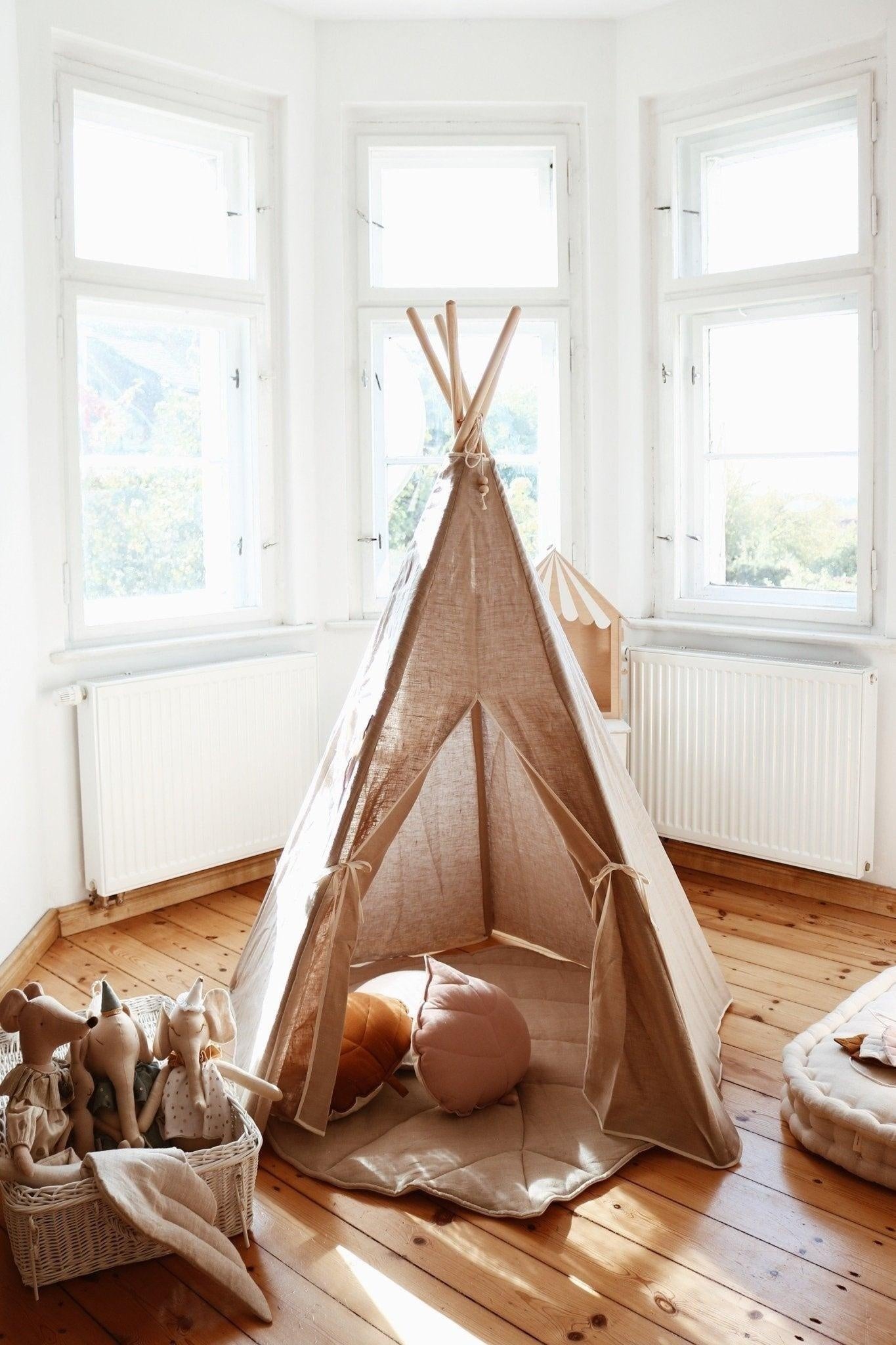 natural Linen Teepee Tent And White And Grey - Leaf Mat Set