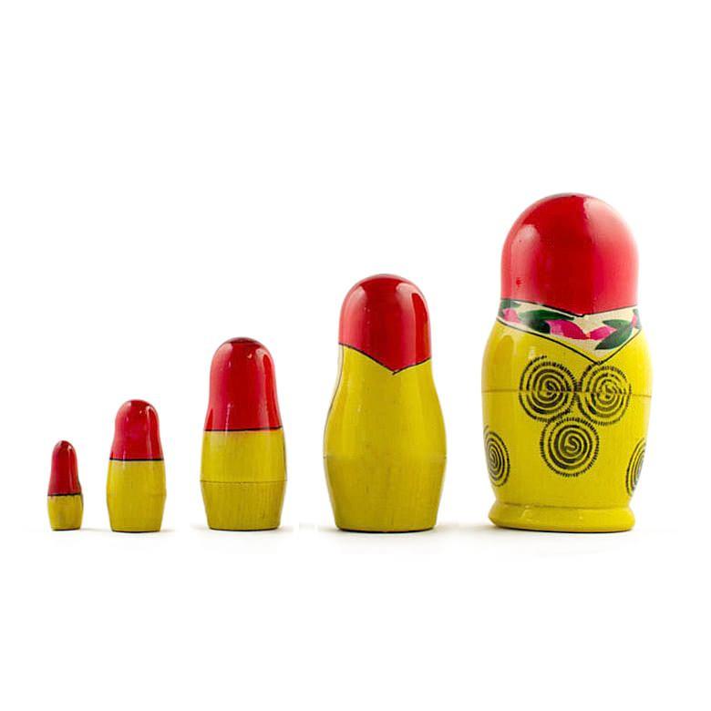 Set Of 5 Traditional  Nesting Dolls 4.5 Inches