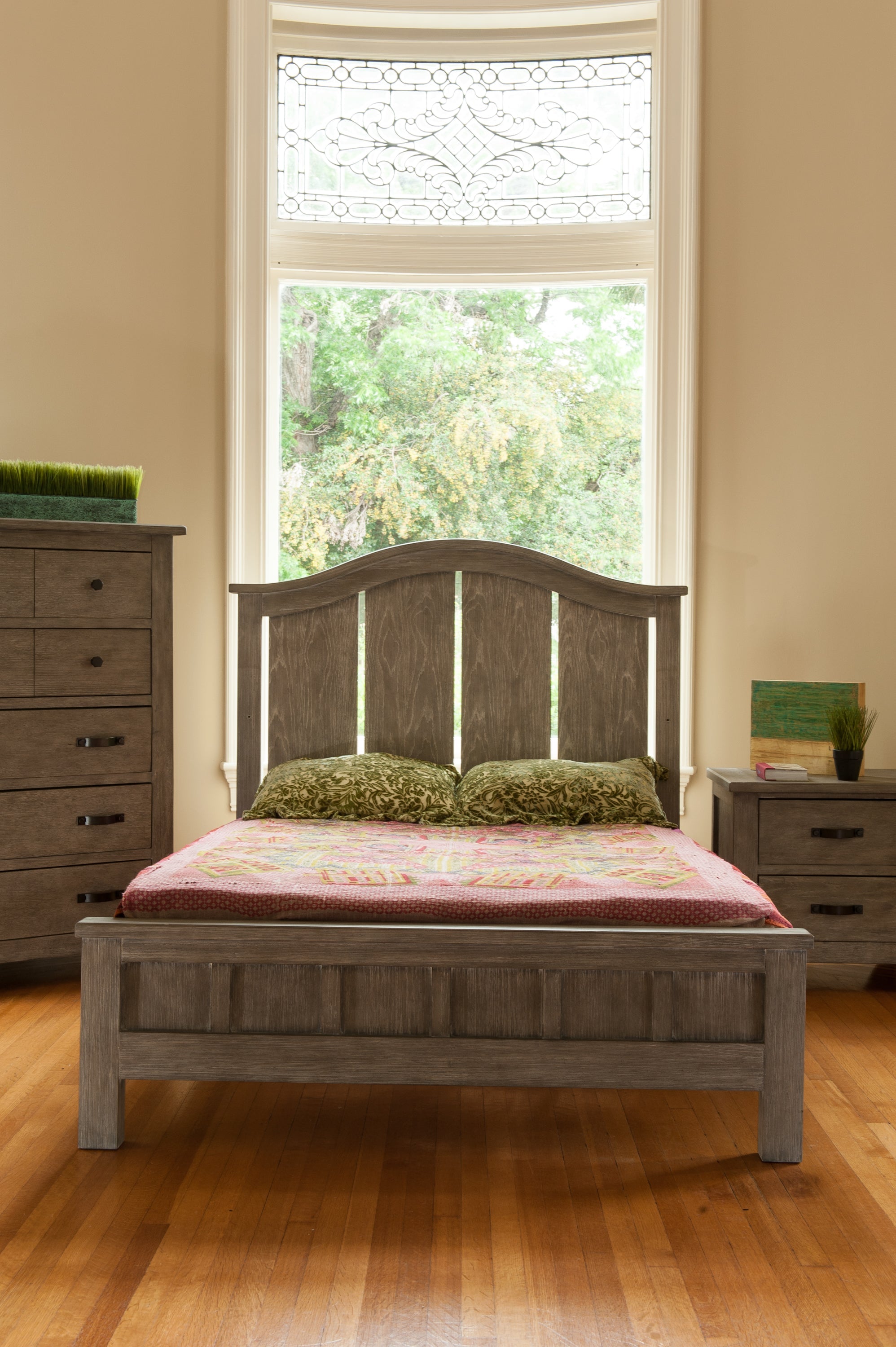 Relic Arch 4-in-1 Convertible Crib
