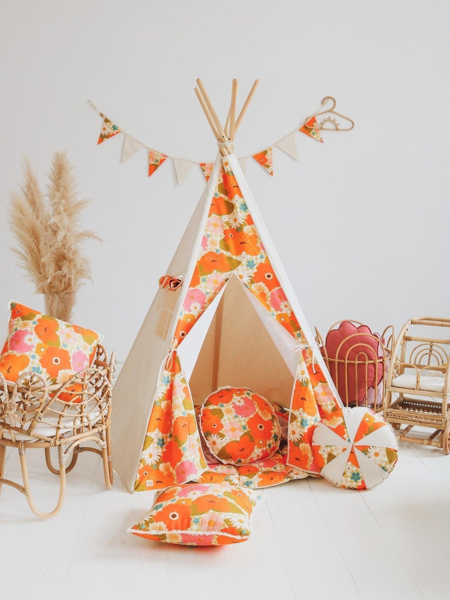 picnic With Flowers Teepee Tent And Mat Set