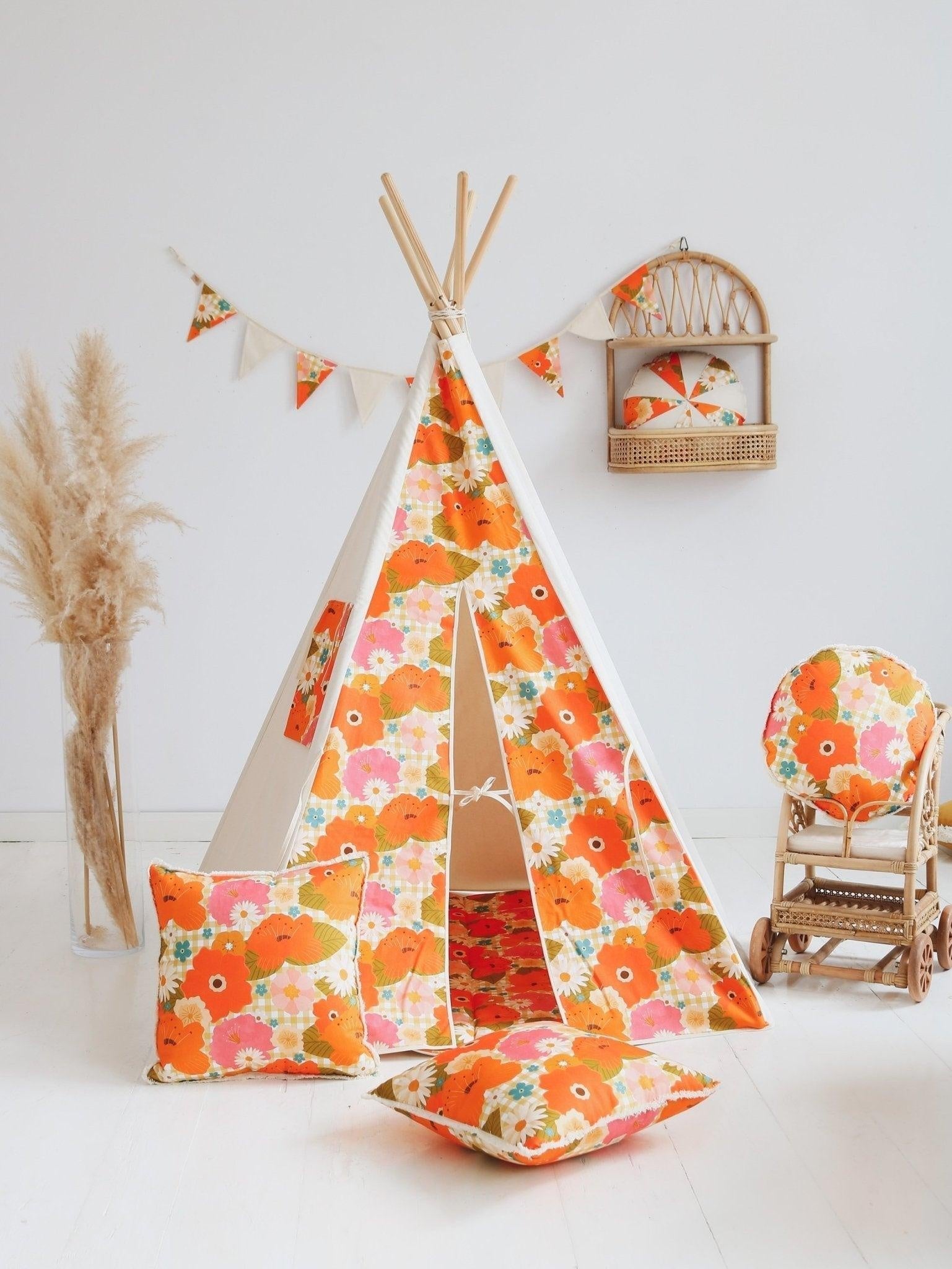 picnic With Flowers Teepee Tent And Mat Set