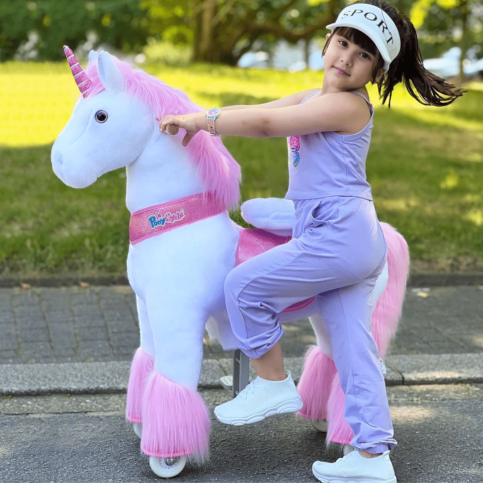 Model U Ride-on Plush Unicorn Age 4-8 Pink