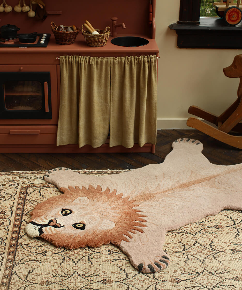 Pinky Lion Rug Large