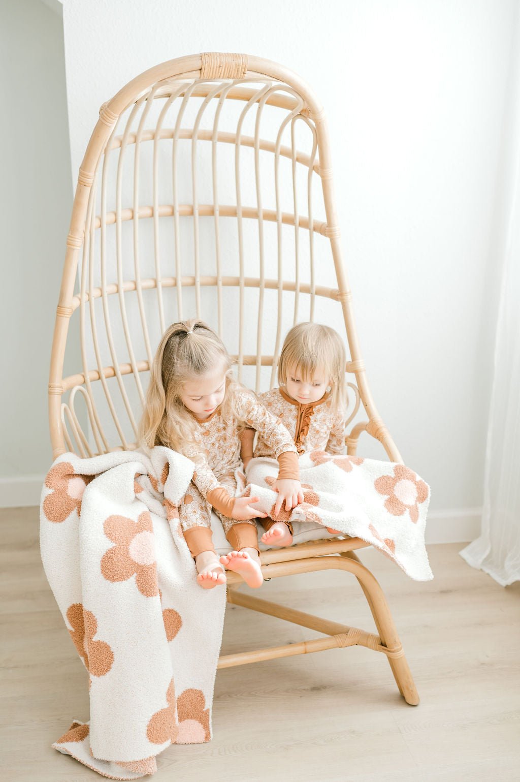 Plush Mini Blanket - Caramel Daisy