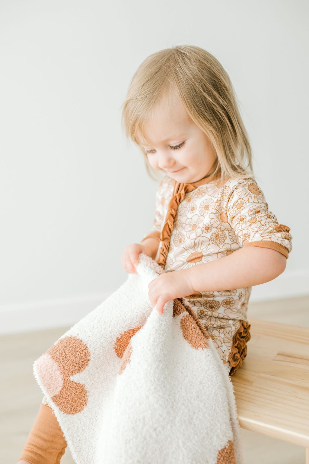 Plush Mini Blanket - Caramel Daisy