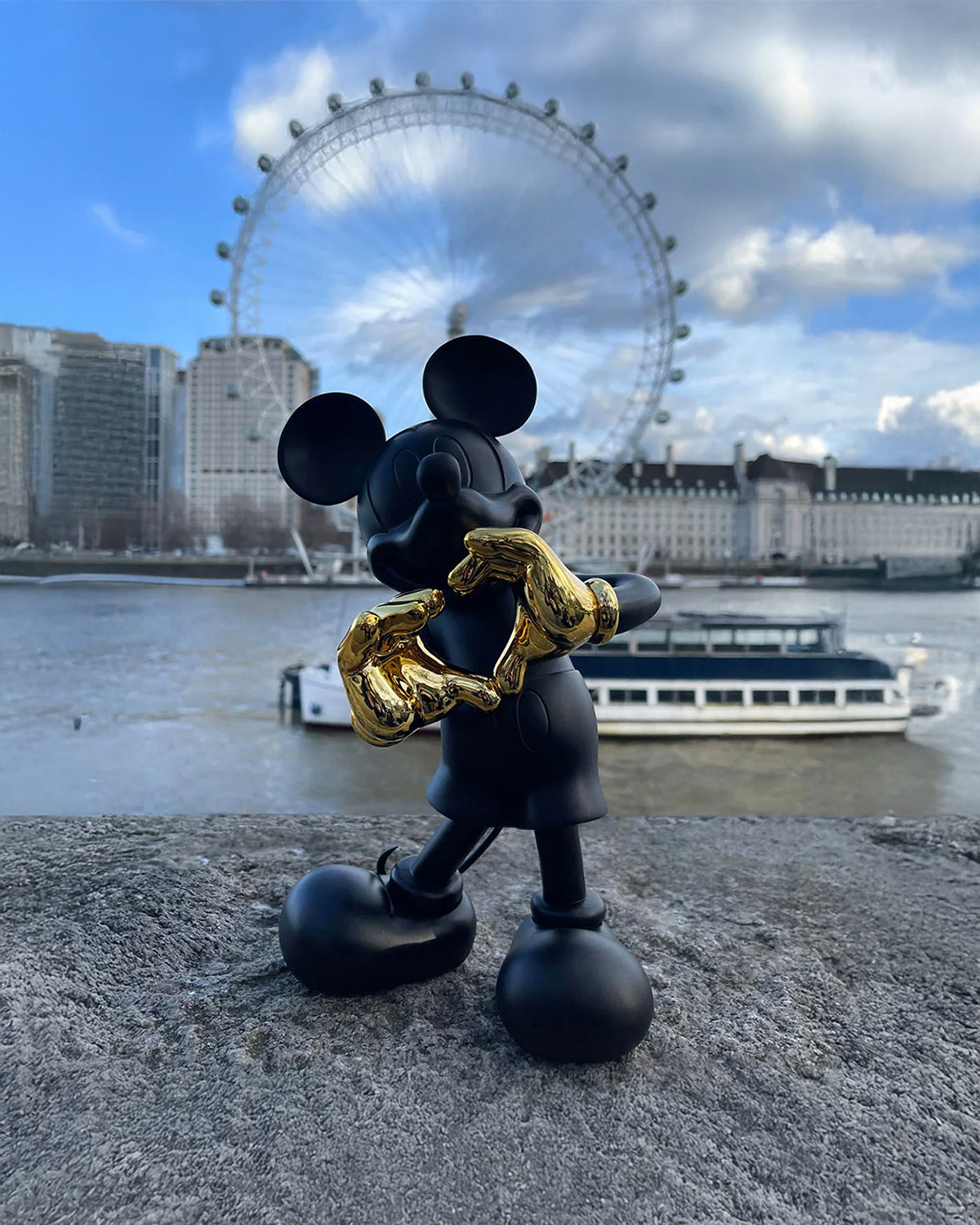 Mickey Mouse With Love Black & Gold 12in