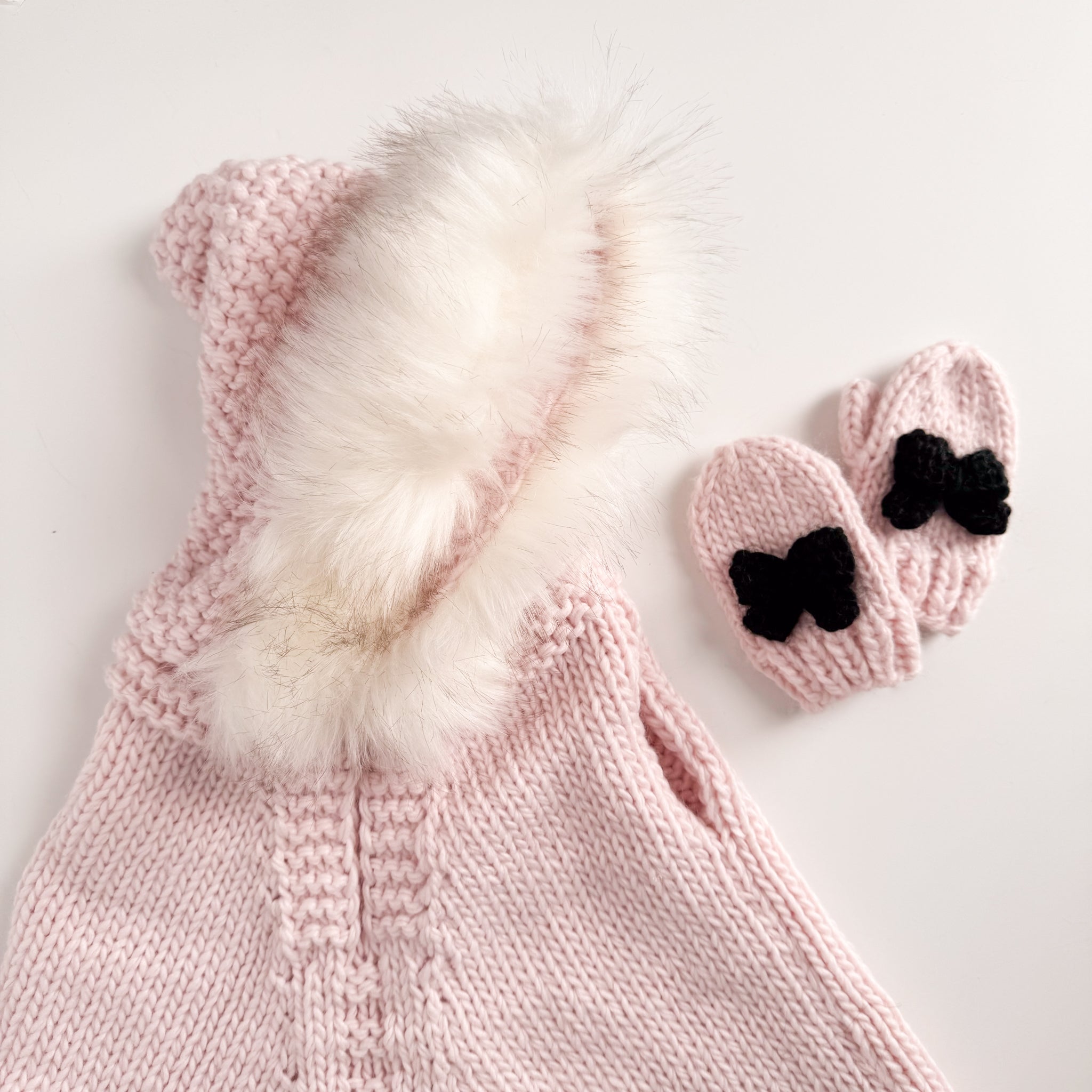 Bow Mittens, Baby Pink/black