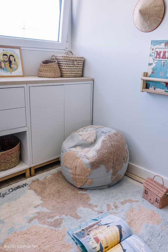 FILLER POUF WORLD MAP