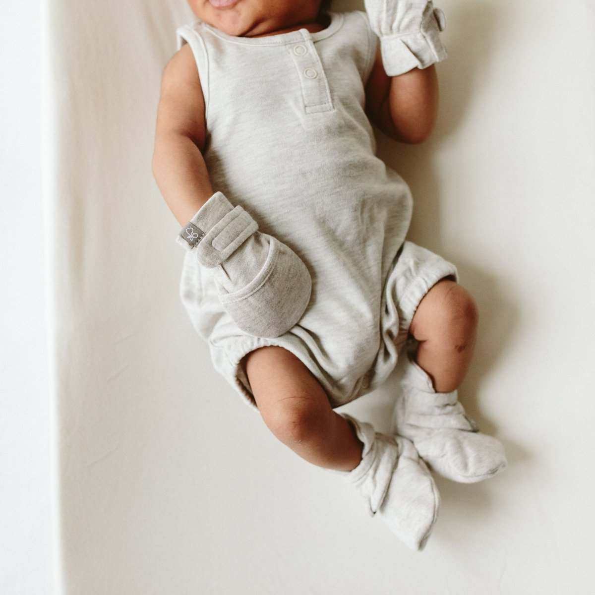 Preemie Stay On Mitts | Storm Gray — Bamboo Organic Cotton Blend, Nicu Approved Preemie Size