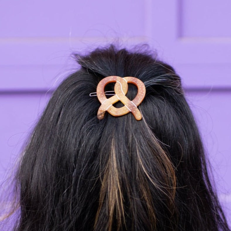 Pretzel Clasp Clip