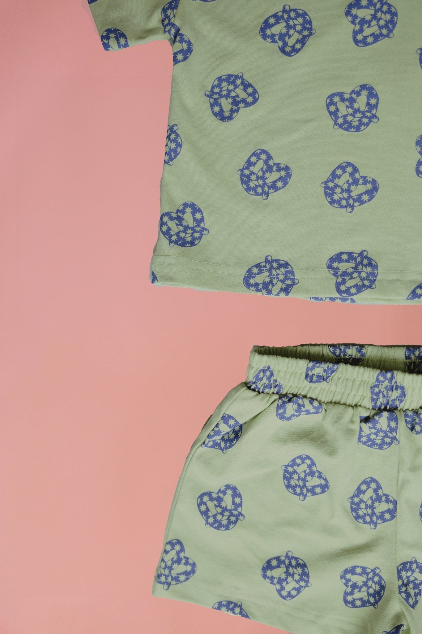 Pretzel Short Sleeve Play Set