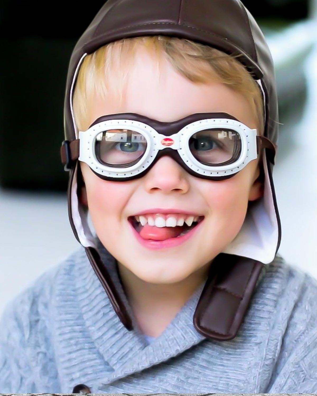 Racing Set Cap And Goggles